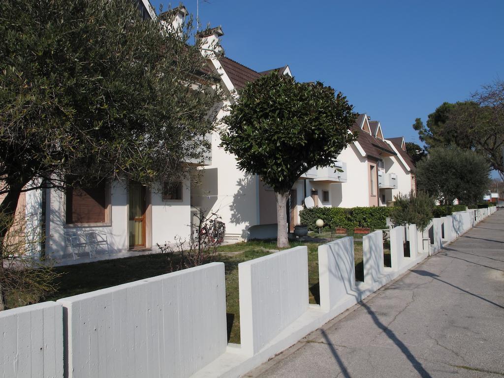 Residence Equilio Family Apartments Jesolo Extérieur photo